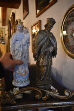 Ručně malovaná porcelánová Madona s Ježíškem na měsíčním srpku