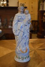 Ručně malovaná porcelánová Madona s Ježíškem na měsíčním srpku