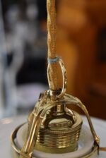 Starožitná porcelánová secesní stahovačka se zlatými linkami a kanelovaným porcelánovým vejcem.