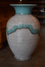 Velká prvorepubliková podlahová váza Ditmar Urbach s tyrkysovou krakelovanou glazurou