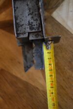 Velký starožitný ručně kovaný renesanční dveřní zámek z Čech z 2. poloviny 17. století.