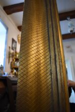 Velké starožitné nástěnné zrcadlo v hlubokém zlatém rámu blondel s akantovým dekorem