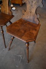 Starožitné párové dubové židle v barokně historizujícím stylu, výrobce Chotěboř, okolo 1900