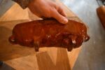 Starožitná keramická pečící forma miminko v zavinovačce s hnědou glazurou z 3. třetiny 19. stol.