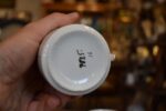 Sada 5 ks starožitných secesních porcelánových hrnečků s modrými medailonky a zlatými linkami.