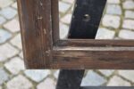 Větší starožitný klasicizující rám z lipového dřeva s měděnou patinací a antickým listovým motivem.