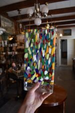Modernistická pestrobarevná mozaiková váza millefiori připisovaná Ateliéru Beránek, výška 30 cm.