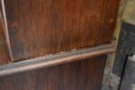 Starožitná renesančně-barokizující dubová knihovna s tordovanými sloupky ze 2. pol. 19. stol.