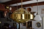 Kultowy, designerski żyrandol Space Age UFO wykonany z mosiądzu i bursztynowego szkła bąbelkowego, Kamenický Šenov.