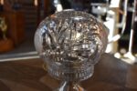 Starožitná prvorepubliková stolní lampička ART-DECO z broušeného křišťálového skla.