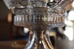 Starožitná prvorepubliková stolní lampička ART-DECO z broušeného křišťálového skla.