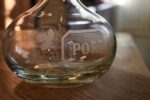 Starožitná sada karaf Port, Sherry a Mandarin z čirého broušeného skla.