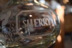 Starožitná sada karaf Port, Sherry a Mandarin z čirého broušeného skla.