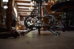 Starožitná stojací lampa z niklované litiny, elektrifikovaná z petrolejky, do roku 1900.
