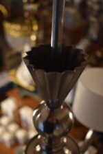 Starožitný rondokubistický tří-ramenný lustr ve stylu Dagoberta Peche z chromované mosazi.
