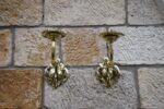 Starožitné biedermeierovské nástěnné svícny z mosazi z okolo roku 1830, pár.