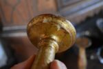 Starožitné soustružené zlatě polychromované a vzácně dochované měšťanské či farní dřevěné svícny - pár z období biedermeieru - okolo r. 1830