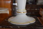 Starožitná porcelánová váza Pirkenhammer Březová s ručně malovaným květinovým dekorem.