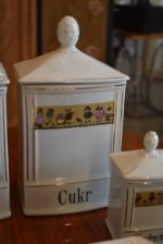 Starožitná porcelánová kořenková souprava s hodinami Gebrüder Benedikt Dvory.
