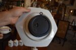 Starožitná porcelánová kořenková souprava s hodinami Gebrüder Benedikt Dvory.