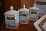 Starožitná porcelánová kořenková souprava s hodinami Gebrüder Benedikt Dvory.