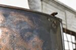 Unikátní barokní měděná krbová zástěna s datací 1781 a svatebním výjevem.
