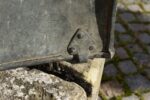 Unikátní barokní měděná krbová zástěna s datací 1781 a svatebním výjevem.