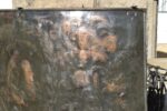 Unikátní barokní měděná krbová zástěna s datací 1781 a svatebním výjevem.