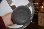 Starožitný dortový nástolec ART-DECO s keramickým tácem a ovocným motivem.