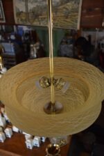 Starožitný rondokubistický lustr ART-DECO s medovým skleněným stínidlem ve tvaru UFO.