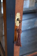 Starožitný biedermeierovský třešňový skleník z období do roku 1830.