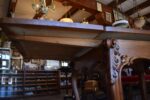 Starožitná rokoková jídelní souprava rozkládací stůl a šest ořechových židlí.