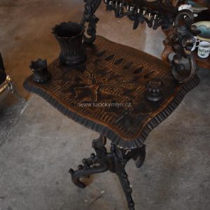 Starožitný kuřácký stolek
